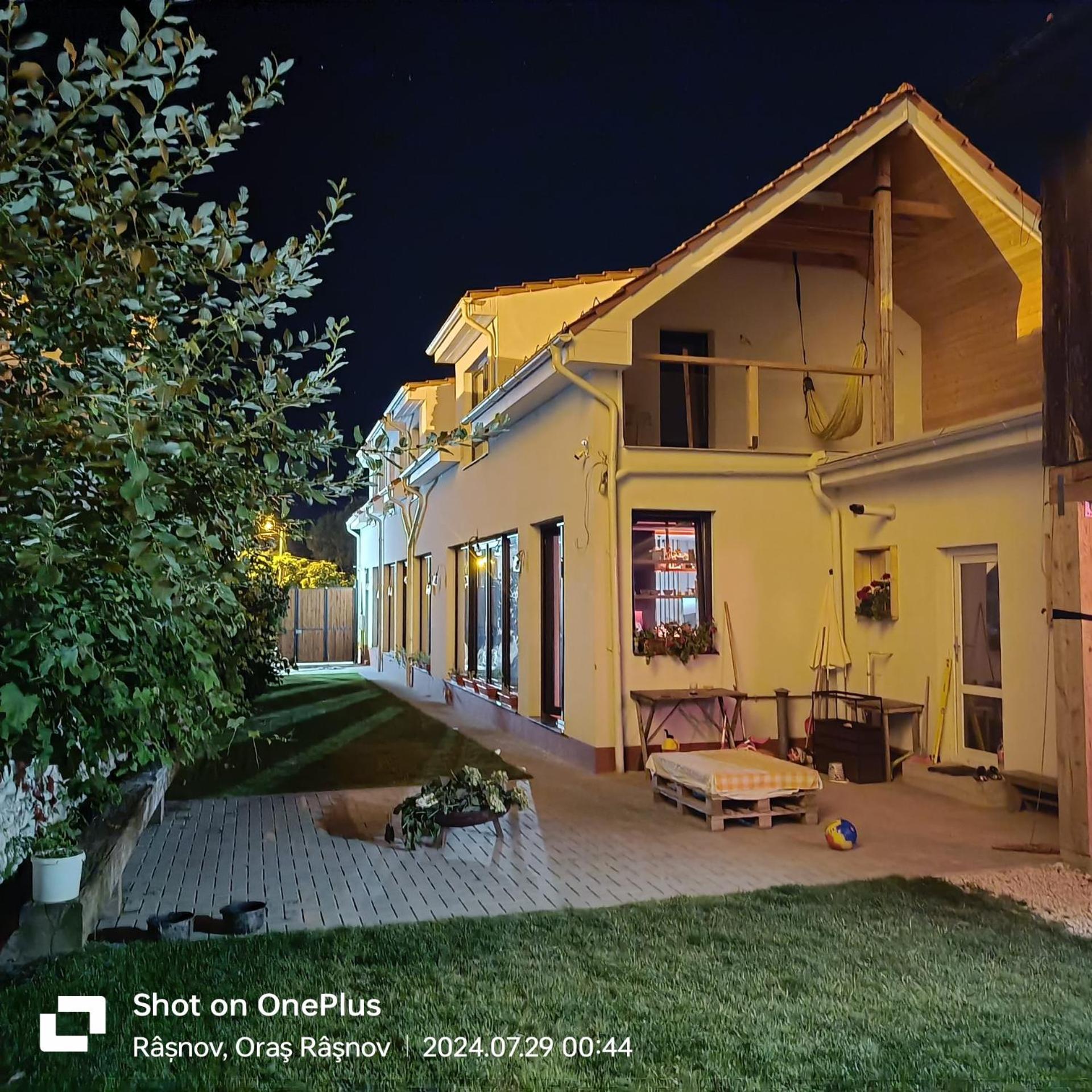 Imperfect House Hotel Râşnov Exterior photo